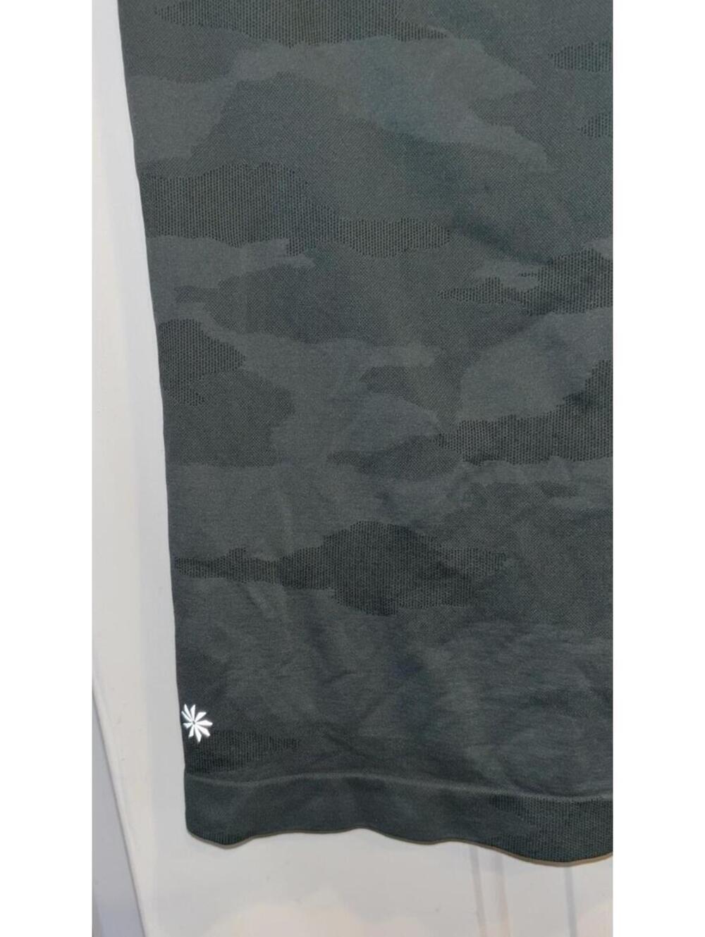 Athleta Sculpt Tank Green Camo Women’s Large Athletic Running Work - Picture 3 of 5